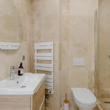 Renovated Apartment In The Centre Of Juan-Les-Pins Apartment